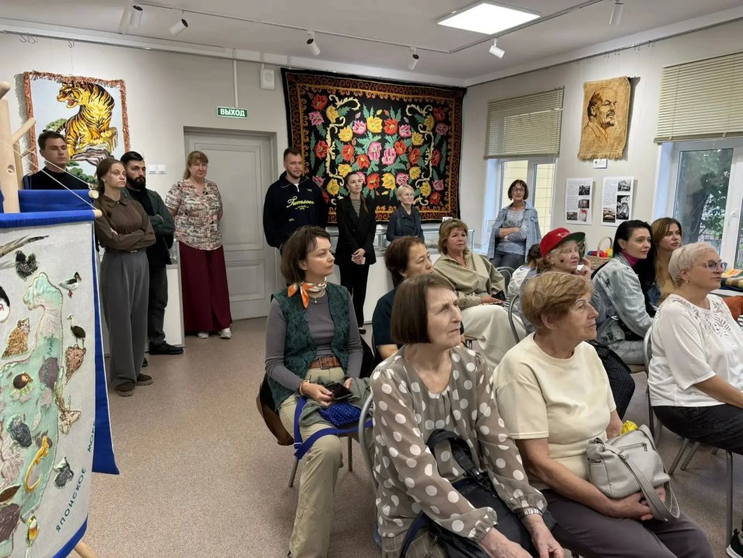 Открылась выставка «В поисках приморского ковра» Открылась выставка «В поисках приморского ковра»