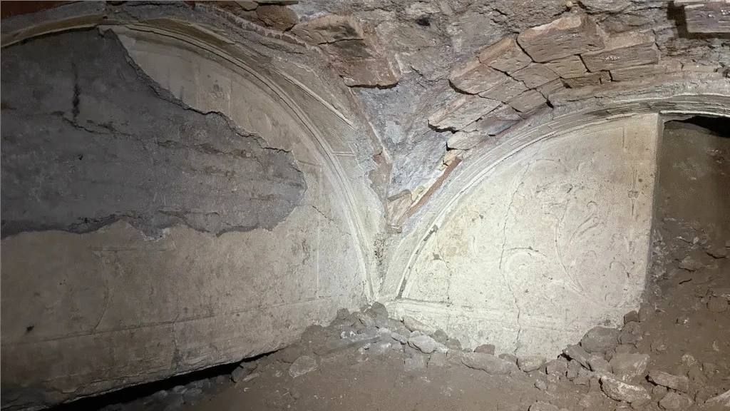 Под римской школой дети нашли роскошный дом возрастом 1800 лет: Под римской школой дети нашли роскошный дом возрастом 1800 лет:
