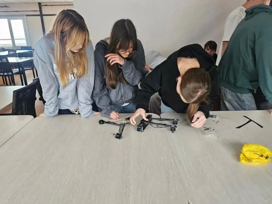 В центре «Юнга» завершилась инженерная смена В центре «Юнга» завершилась инженерная смена