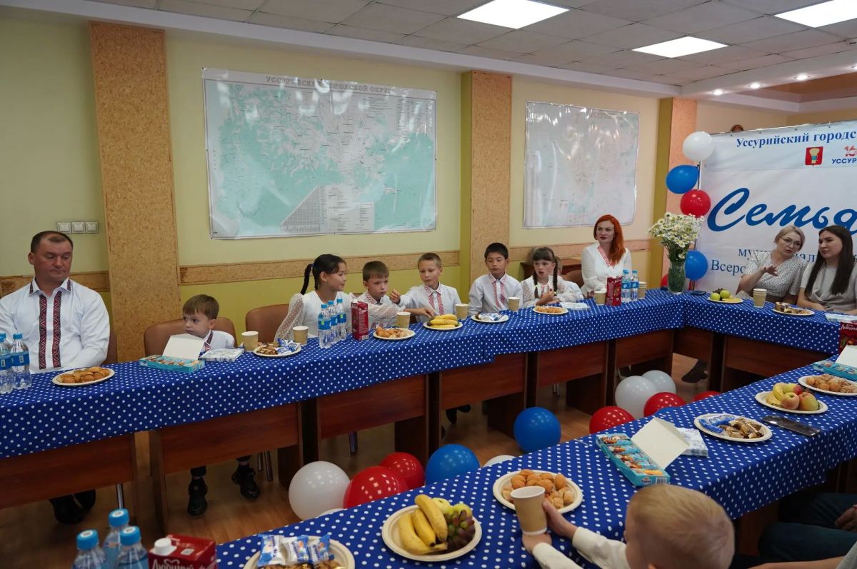 Уссурийцы присоединились к награждению финалистов конкурса «Семья года» Уссурийцы присоединились к награждению финалистов конкурса «Семья года»