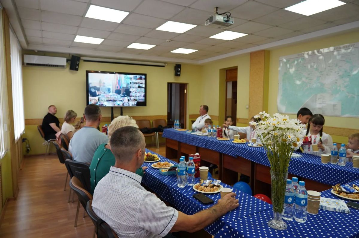 Уссурийцы присоединились к награждению финалистов конкурса «Семья года» Уссурийцы присоединились к награждению финалистов конкурса «Семья года»