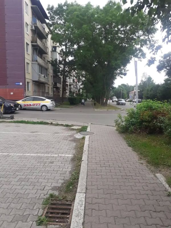 В Уссурийске 13-летняя девочка, управлявшая СИМ, при столкновении с автомобилем получила тяжелую травму В Уссурийске 13-летняя девочка, управлявшая СИМ, при столкновении с автомобилем получила тяжелую травму