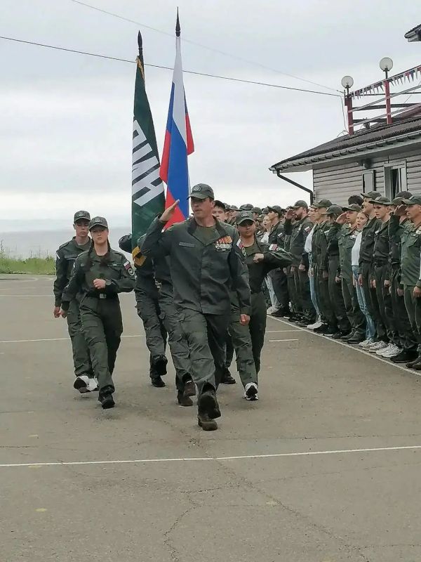 В «Юнге» открылась смена «Защитники Отечества» В «Юнге» открылась смена «Защитники Отечества»