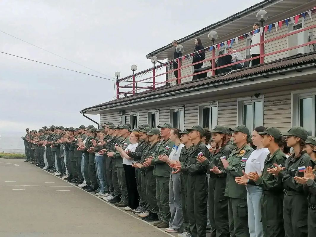 В «Юнге» открылась смена «Защитники Отечества» В «Юнге» открылась смена «Защитники Отечества»