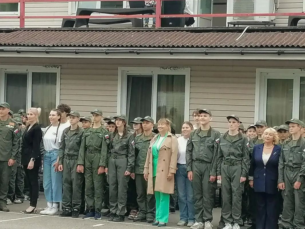 В «Юнге» открылась смена «Защитники Отечества» В «Юнге» открылась смена «Защитники Отечества»