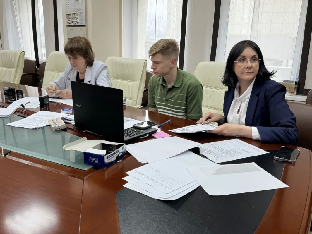 Региональным отделением Социалистической политической партии СПРАВЕДЛИВАЯ РОССИЯ в Приморском крае представлены в Избирательную комиссию Приморского края документы для заверения списка кандидатов на выборах депутатов... Региональным отделением Социалистической политической партии СПРАВЕДЛИВАЯ РОССИЯ в Приморском крае представлены в Избирательную комиссию Приморского края документы для заверения списка кандидатов на выборах депутатов...