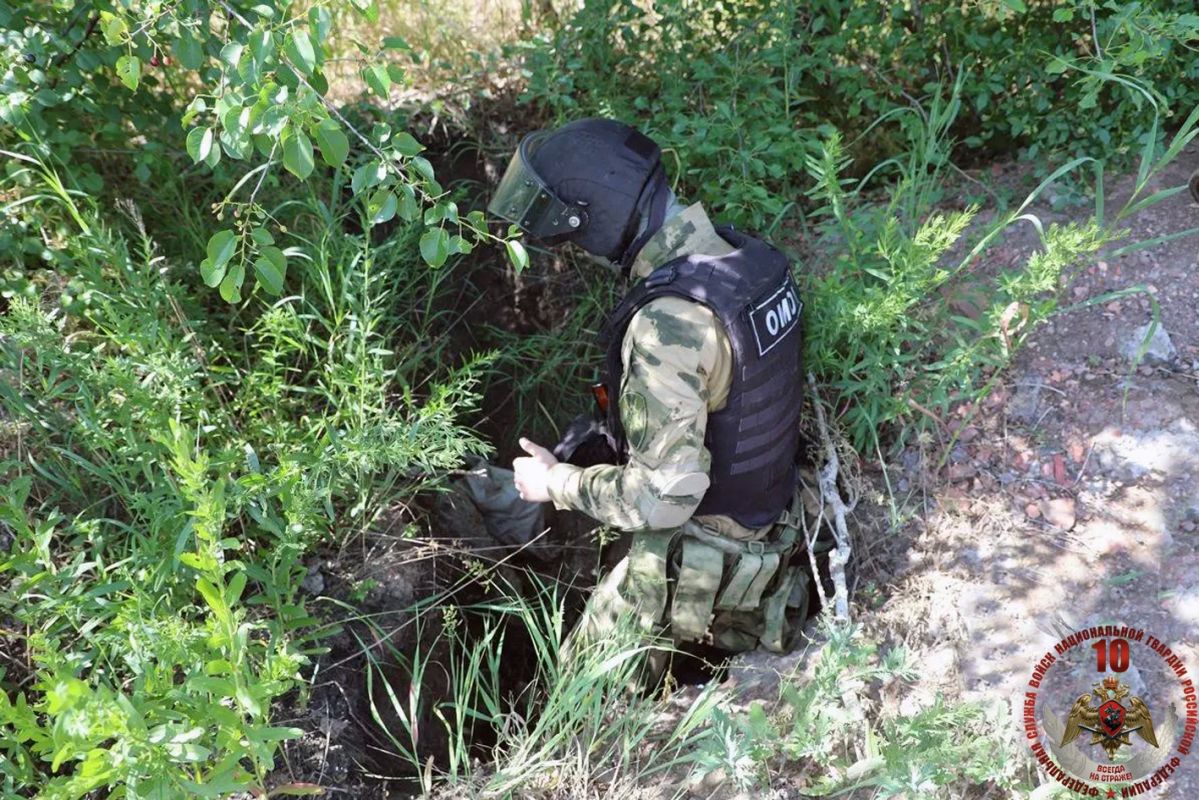В ЛНР росгвардейцы обнаружили и уничтожили взрывоопасные предметы В ЛНР росгвардейцы обнаружили и уничтожили взрывоопасные предметы