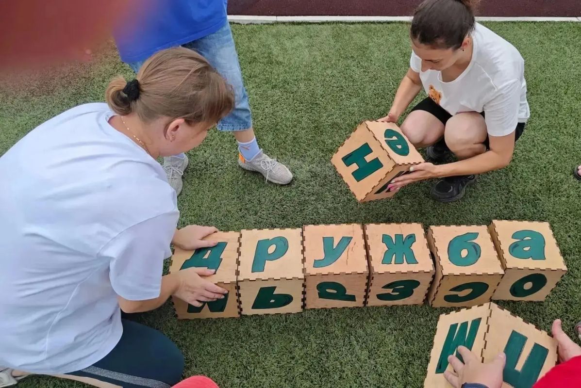 Родители и воспитанники шести детских садов Кавалеровского округа встретились на семейном спортивном празднике Родители и воспитанники шести детских садов Кавалеровского округа встретились на семейном спортивном празднике