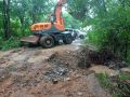 В Анучино на улице Есенина ведутся работы по устранению последствий сильных осадков