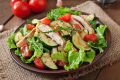 Летний салат с курицей: свежее сочетание вкусов для жарких дней