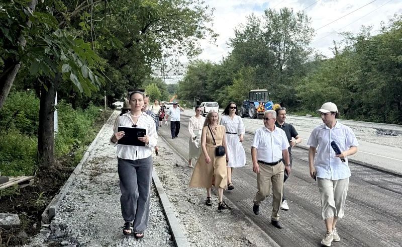Работы идут в срок: общественные наблюдатели проверили проводимый ремонт дорог на Невельского и Черняховского Работы идут в срок: общественные наблюдатели проверили проводимый ремонт дорог на Невельского и Черняховского