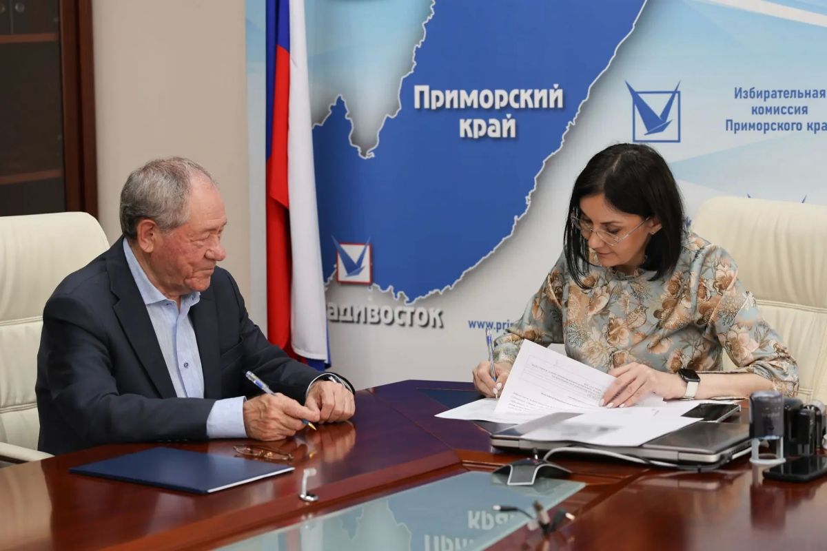 Геннадий Букаев, выдвинутый политической партией «Всероссийская политическая партия «ЕДИНАЯ РОССИЯ» кандидатом в депутаты на выборах депутатов Государственной Думы Федерального Собрания Российской Федерации девятого созыва... Геннадий Букаев, выдвинутый политической партией «Всероссийская политическая партия «ЕДИНАЯ РОССИЯ» кандидатом в депутаты на выборах депутатов Государственной Думы Федерального Собрания Российской Федерации девятого созыва...