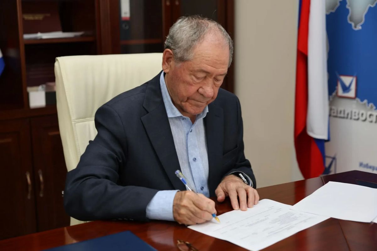 Геннадий Букаев, выдвинутый политической партией «Всероссийская политическая партия «ЕДИНАЯ РОССИЯ» кандидатом в депутаты на выборах депутатов Государственной Думы Федерального Собрания Российской Федерации девятого созыва... Геннадий Букаев, выдвинутый политической партией «Всероссийская политическая партия «ЕДИНАЯ РОССИЯ» кандидатом в депутаты на выборах депутатов Государственной Думы Федерального Собрания Российской Федерации девятого созыва...