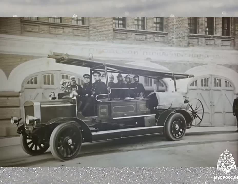 150 лет на страже Владивостока: от пара и конной тяги к автоцистернам