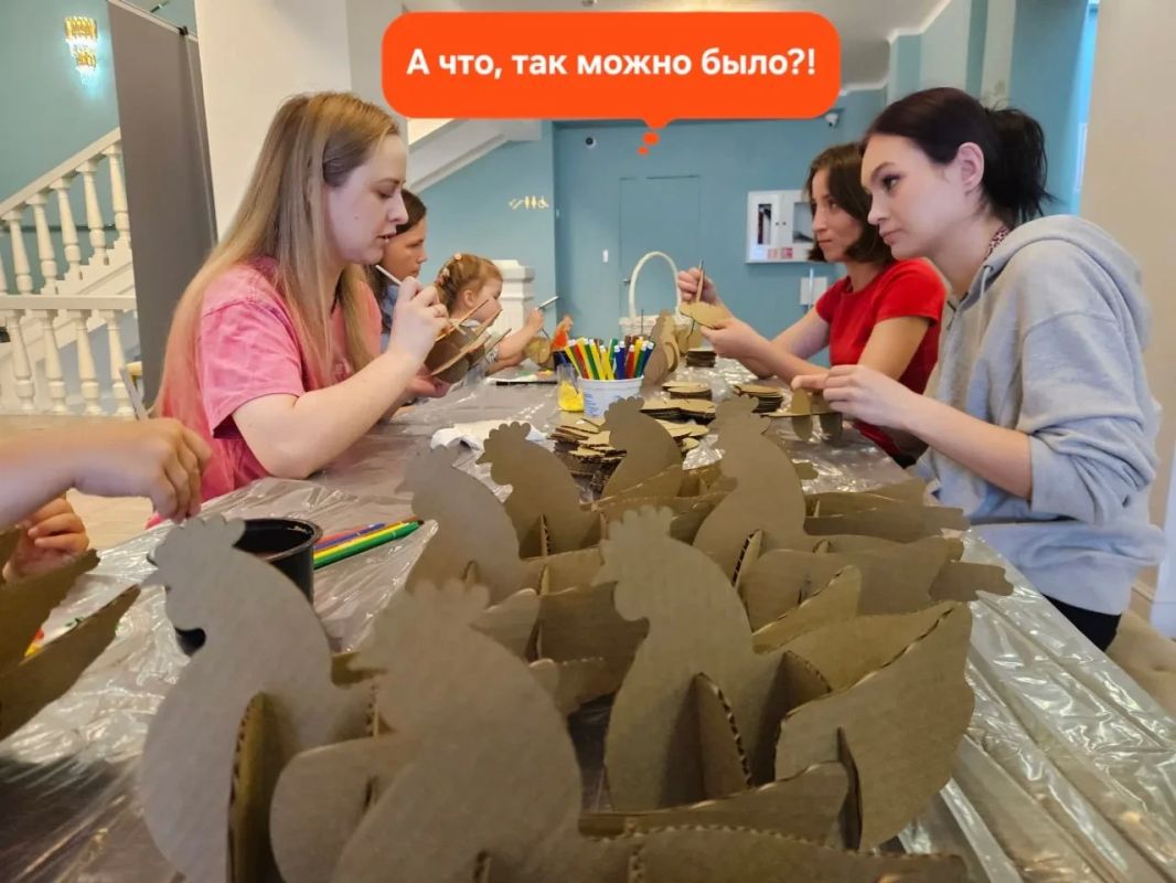 Спектакль начинается немного раньше