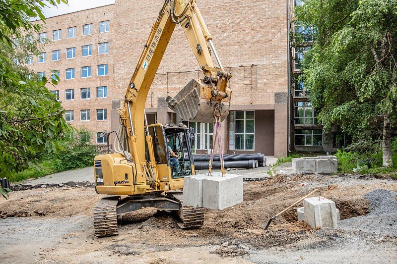Во Владивостоке делают новую дорогу и тротуары к библиотеке и детскому научному центру на улице Алеутской Во Владивостоке делают новую дорогу и тротуары к библиотеке и детскому научному центру на улице Алеутской