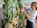 В Приморском крае полицейские приняли участие в плетении маскировочных сетей для участников СВО