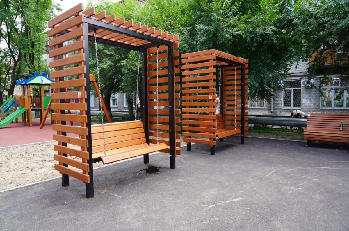 Евгений Корж: Приняли еще две дворовых территории, которые обновляли по программам «Благоустройство Дальневосточных дворов» и «100 дворов Уссурийска» Евгений Корж: Приняли еще две дворовых территории, которые обновляли по программам «Благоустройство Дальневосточных дворов» и «100 дворов Уссурийска»