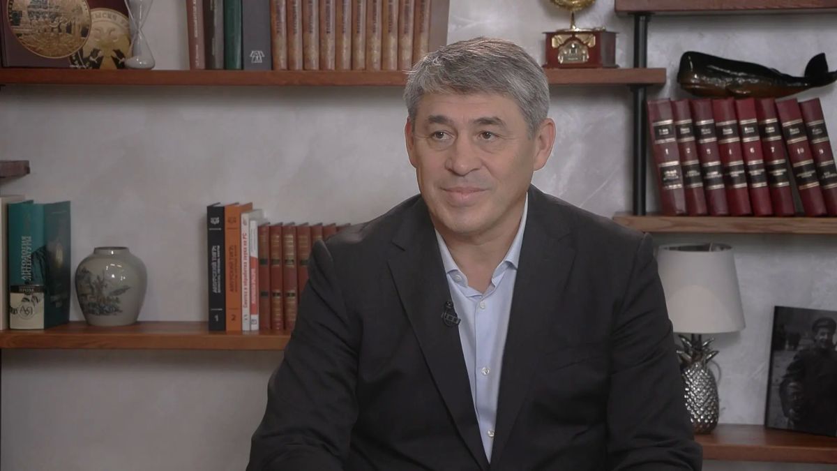Максим Смоленцев: люди приезжают к нам не только играть
