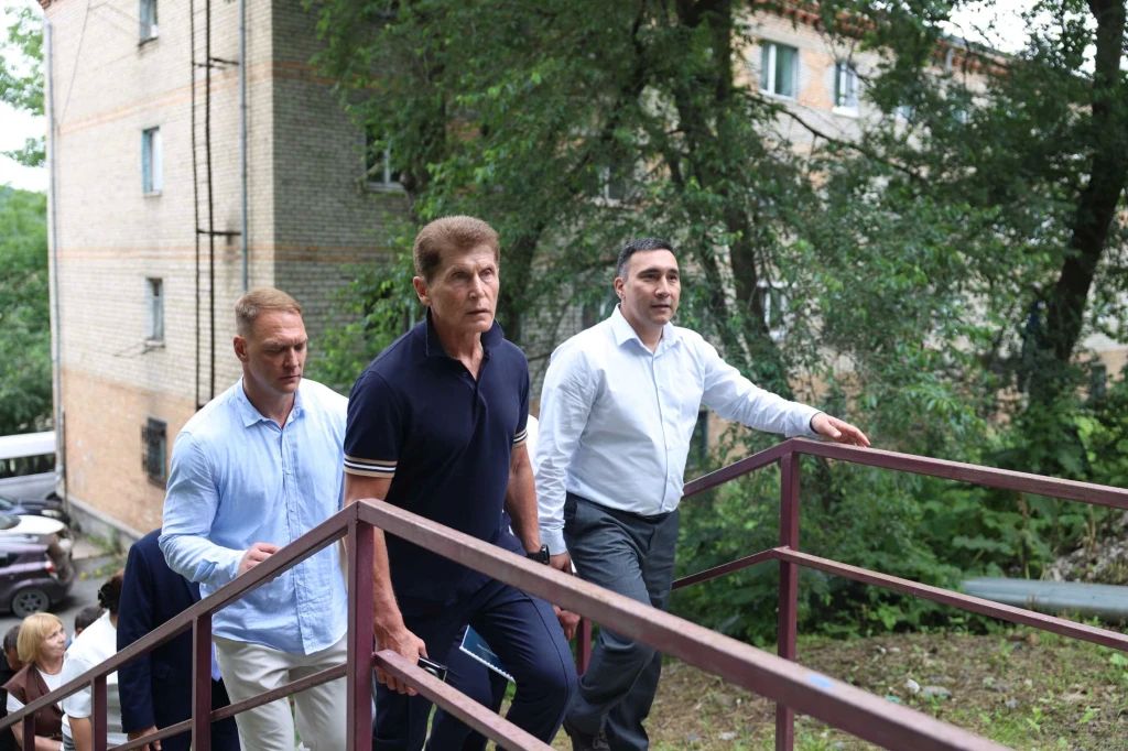 Благодаря инициативным жителям в Находке преображаются дворы Благодаря инициативным жителям в Находке преображаются дворы