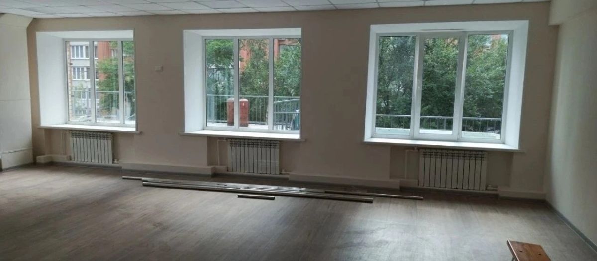 Сразу в нескольких образовательных учреждениях Владивостока сейчас идет капитальный ремонт Сразу в нескольких образовательных учреждениях Владивостока сейчас идет капитальный ремонт