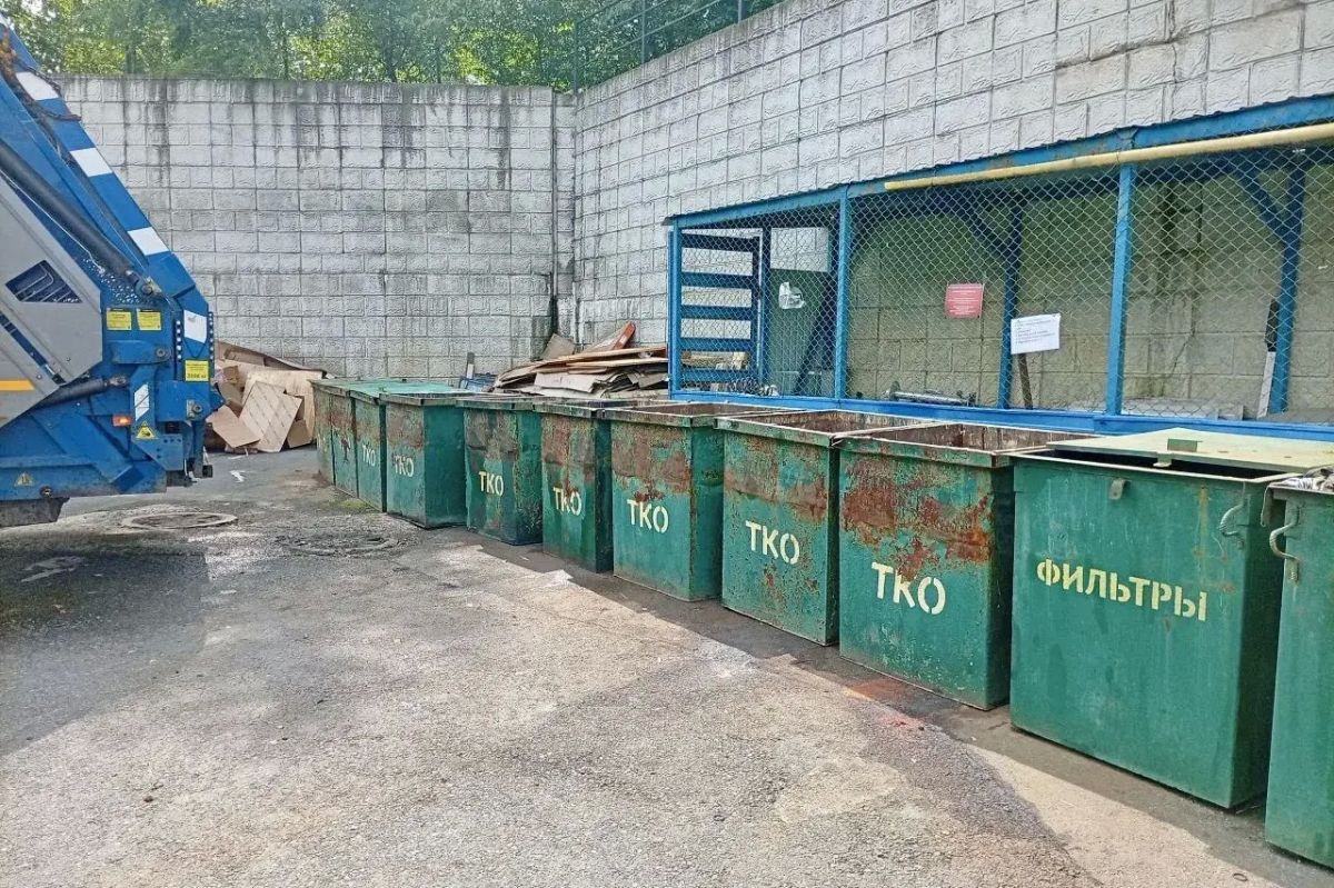 Более 900 тонн мусора вывезли с муниципальных контейнерных площадок в июле Более 900 тонн мусора вывезли с муниципальных контейнерных площадок в июле