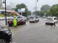Дорожные службы занимаются отводом воды в связи с ливнем