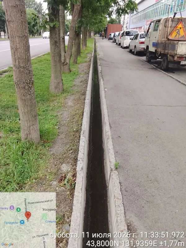 В Уссурийске продолжают расчистку ливнёвок и водоотводных каналов