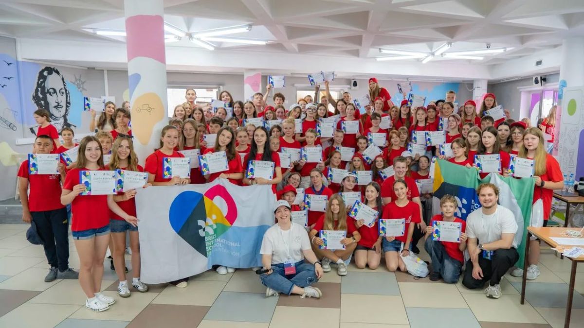 260 школьников из России и Китая стали архитекторами многополярного мира 260 школьников из России и Китая стали архитекторами многополярного мира