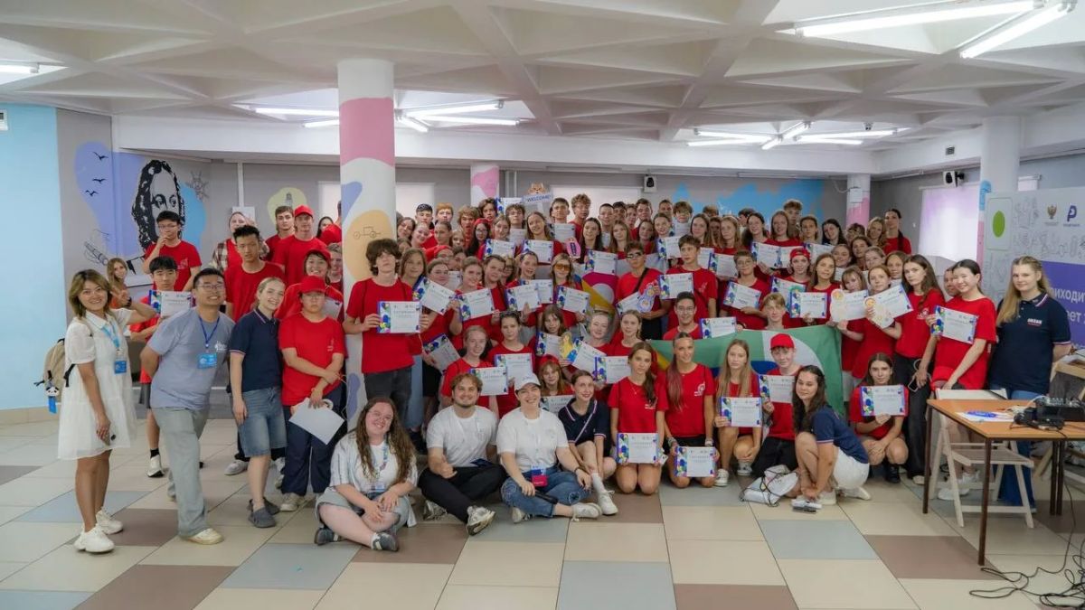 260 школьников из России и Китая стали архитекторами многополярного мира 260 школьников из России и Китая стали архитекторами многополярного мира