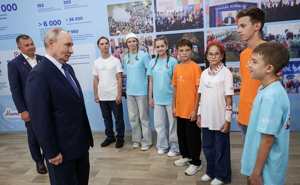 Юная находчанка рассказала о проекте по слуховой реабилитации Владимиру Путину Юная находчанка рассказала о проекте по слуховой реабилитации Владимиру Путину