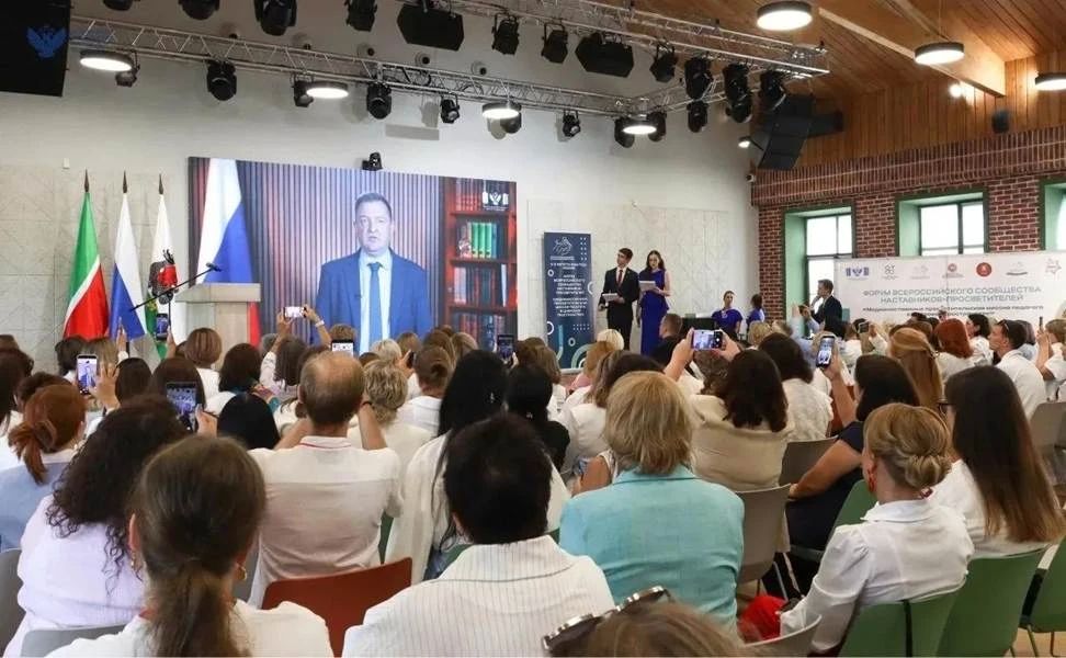 Учителя из Приморья изучают современные инструменты просветительской работы в цифровом пространстве Учителя из Приморья изучают современные инструменты просветительской работы в цифровом пространстве