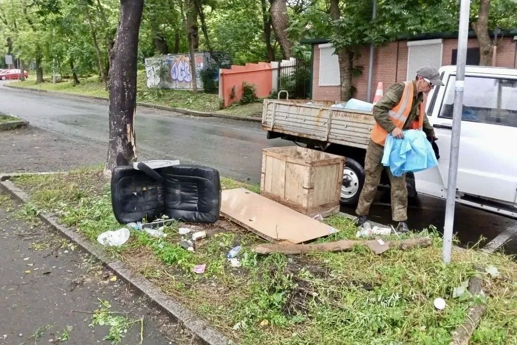В июле бригады «СГТ» собрали 637 тонн «случайного» мусора. В июле бригады «СГТ» собрали 637 тонн «случайного» мусора.