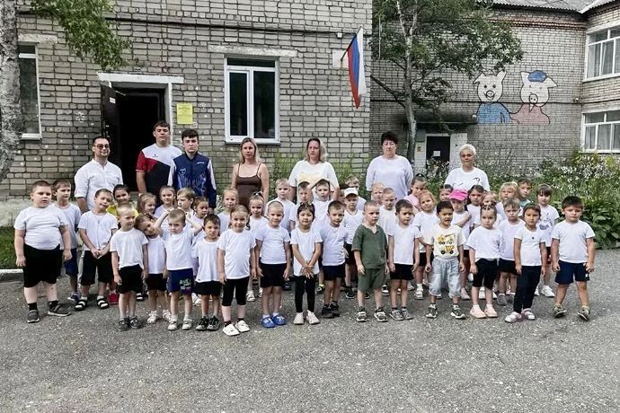 Зарядка с чемпионами: спорт начинается с детства Зарядка с чемпионами: спорт начинается с детства