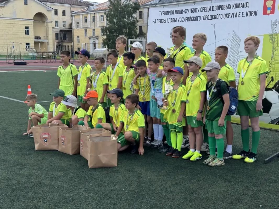 В Уссурийске состоялся финал и награждение победителей турнира по мини-футболу на призы главы В Уссурийске состоялся финал и награждение победителей турнира по мини-футболу на призы главы