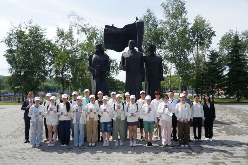 Приморский край посетила делегация детей сотрудников Министерства общественной безопасности Китайской Народной Республики, погибших или получивших ранения при выполнении служебного долга Приморский край посетила делегация детей сотрудников Министерства общественной безопасности Китайской Народной Республики, погибших или получивших ранения при выполнении служебного долга
