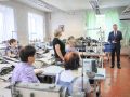 В Лесозаводске вручил почетные грамоты и благодарности работникам одного из старейших предприятий города