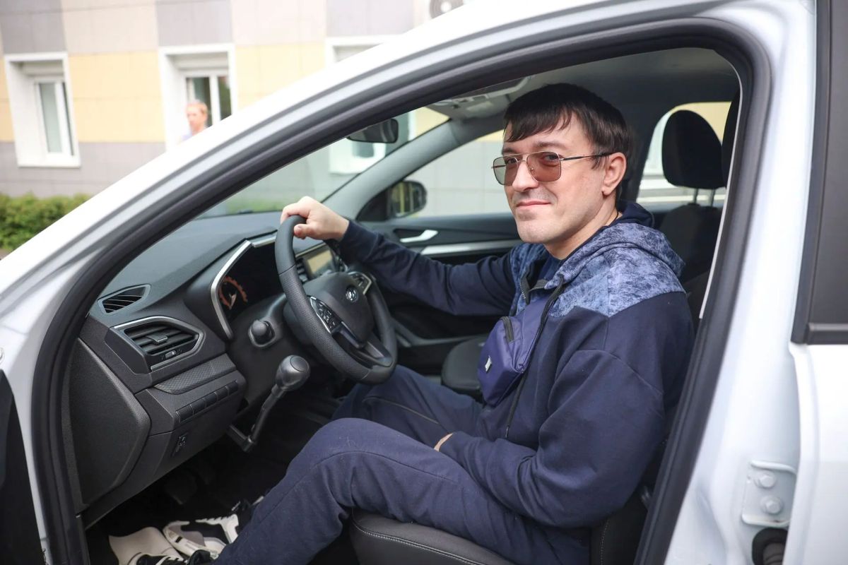 Автомобили с ручным управлением передал ветеранам СВО в Приморском крае филиал фонда «Защитники Отечества» Автомобили с ручным управлением передал ветеранам СВО в Приморском крае филиал фонда «Защитники Отечества»