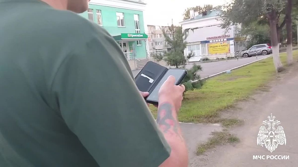 Не в сторис - в 112. Стал свидетелем пожара, обрушения или увидел тонущего человека? Не теряй ни минуты — немедленно звони в службу спасения