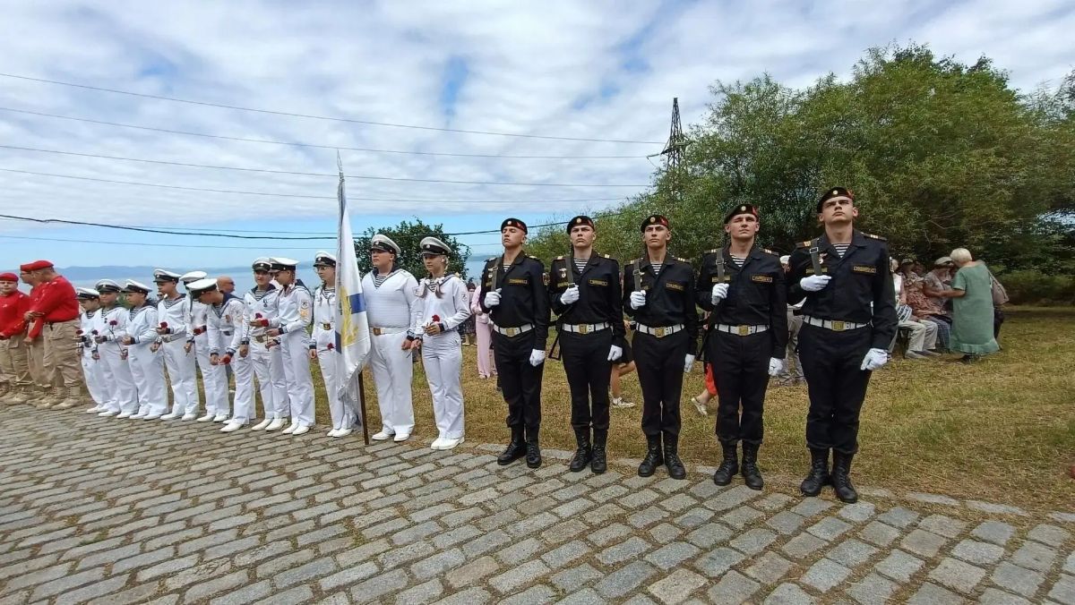 Во Владивостоке почтили память погибших бойцов Красной Армии, сложивших свои головы у озера Хасан летом 1938 года Во Владивостоке почтили память погибших бойцов Красной Армии, сложивших свои головы у озера Хасан летом 1938 года