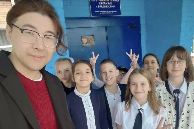 Еще пару лет назад Иван Маджиев и представить не мог, что свяжет свою жизнь с преподаванием в обычной муниципальной школе