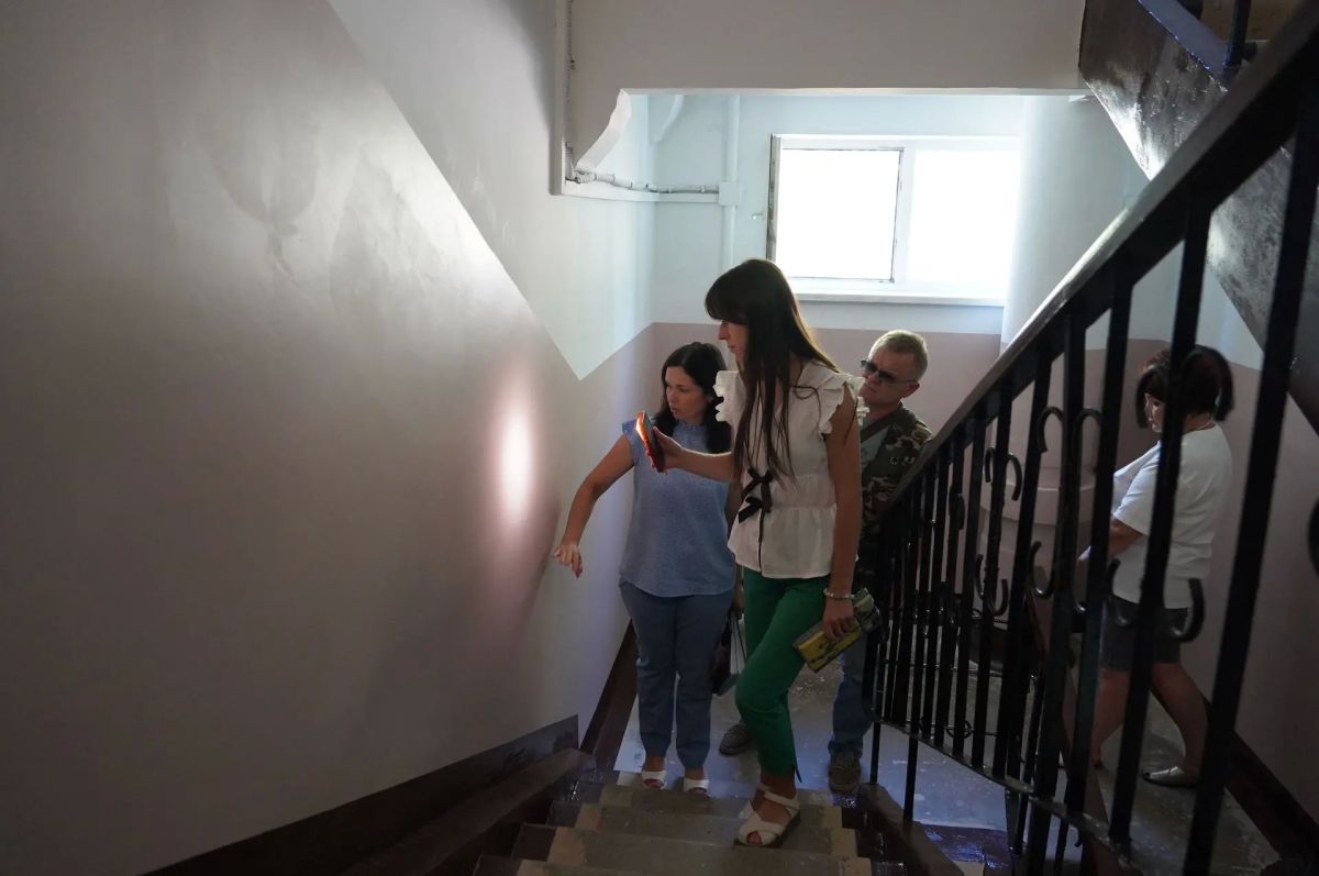 В Уссурийске продолжается ремонт подъездов в многоквартирных домах В Уссурийске продолжается ремонт подъездов в многоквартирных домах