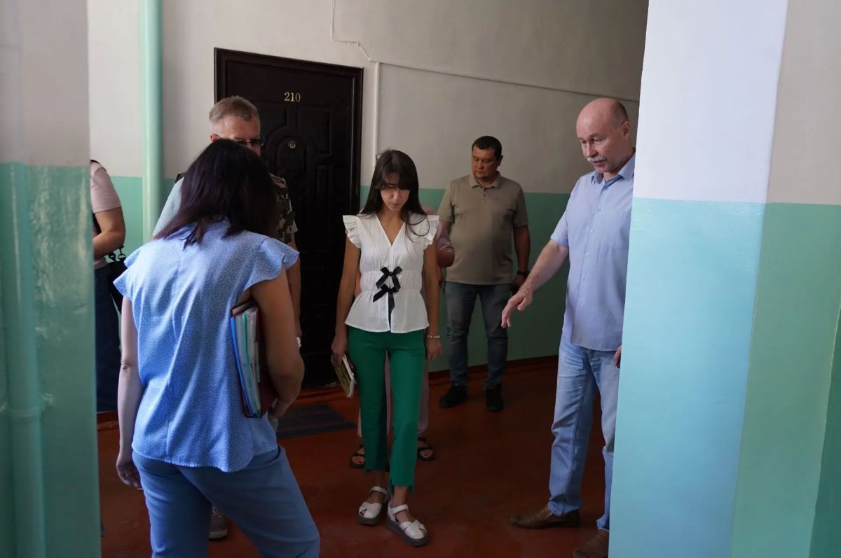 В Уссурийске продолжается ремонт подъездов в многоквартирных домах В Уссурийске продолжается ремонт подъездов в многоквартирных домах