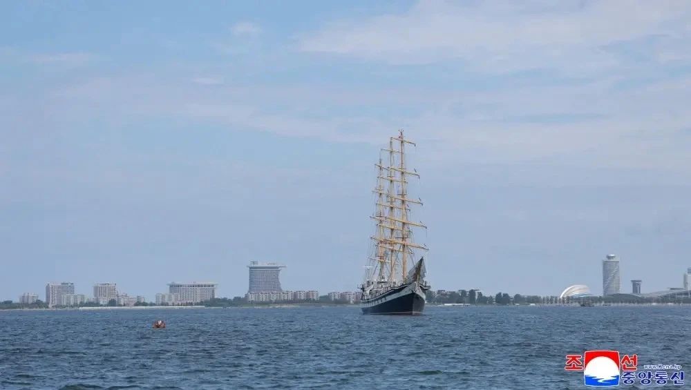 О ЗАХОДЕ ПАРУСНИКА «ПАЛЛАДА» О ЗАХОДЕ ПАРУСНИКА «ПАЛЛАДА»