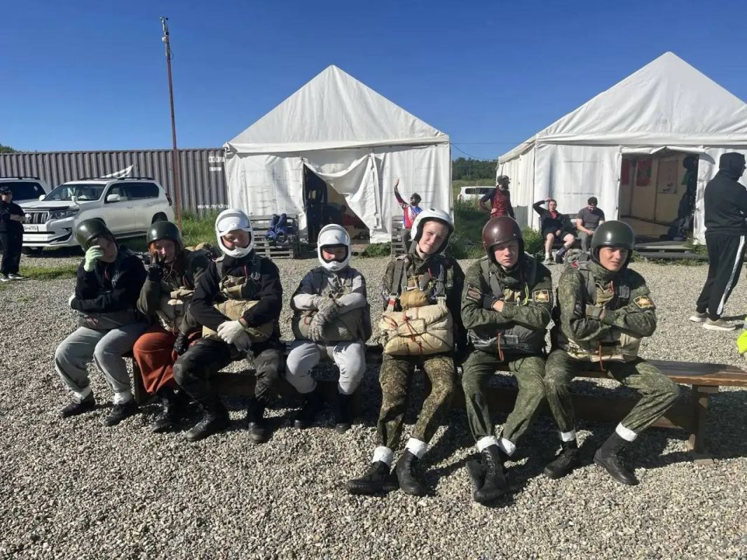 Спортивная доблесть Приморья: названы имена лучших парашютистов края Спортивная доблесть Приморья: названы имена лучших парашютистов края