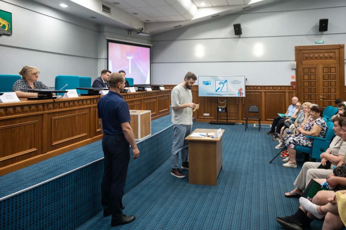 Из аварийки в новостройку: 46 семей Владивостока получили ключи от квартир на Русской Из аварийки в новостройку: 46 семей Владивостока получили ключи от квартир на Русской