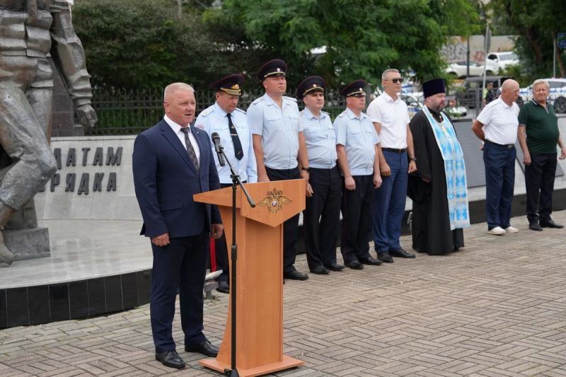 Сводный отряд приморской полиции отправился в Северо-Кавказский регион для поддержания правопорядка Сводный отряд приморской полиции отправился в Северо-Кавказский регион для поддержания правопорядка