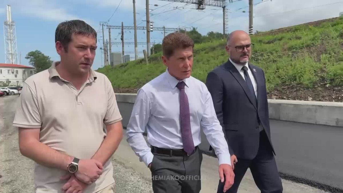 Олег Кожемяко: Улицу Нефтеветка асфальтируют во Владивостоке
