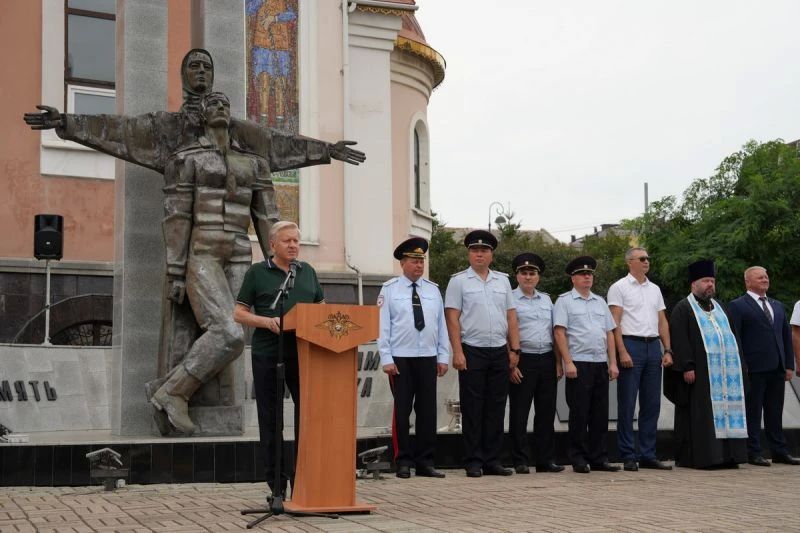 Сводный отряд приморской полиции отправился в Северо-Кавказский регион для поддержания правопорядка Сводный отряд приморской полиции отправился в Северо-Кавказский регион для поддержания правопорядка