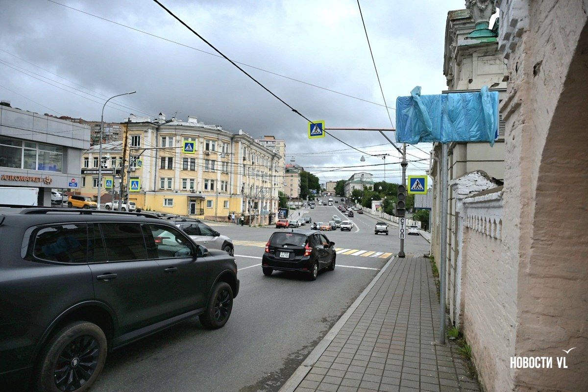 До конца ноября на перекрёстке возле «Авангарда» изменят схему движения – здесь будет от двух до четырёх полос До конца ноября на перекрёстке возле «Авангарда» изменят схему движения – здесь будет от двух до четырёх полос